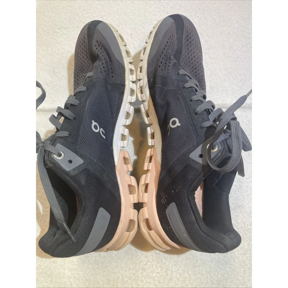 On Cloud Cloudflow Running Shoes Women Size 7 Grey Athletic‎ Sneaker